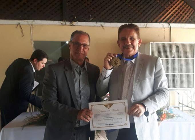 Florentino Filho é laureado com medalha e diploma do mérito pelo Crea-PI